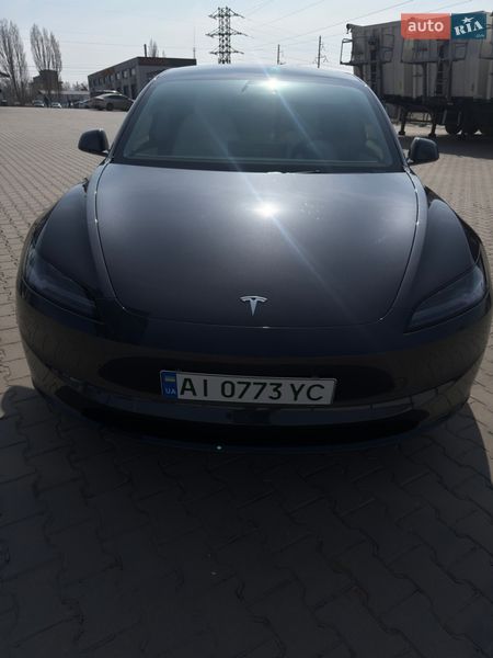 Седан Tesla Model 3 2025 в Києві