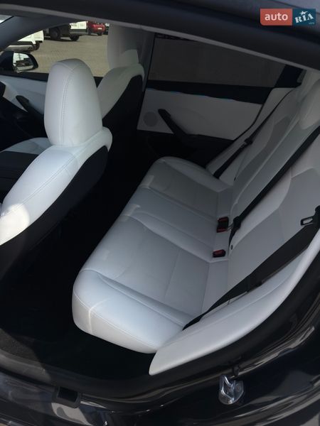 Седан Tesla Model 3 2025 в Києві