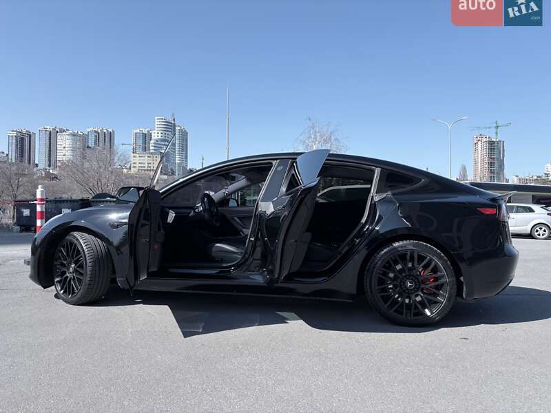 Седан Tesla Model 3 2019 в Днепре