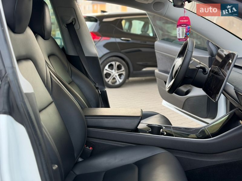 Седан Tesla Model 3 2019 в Хмельницком