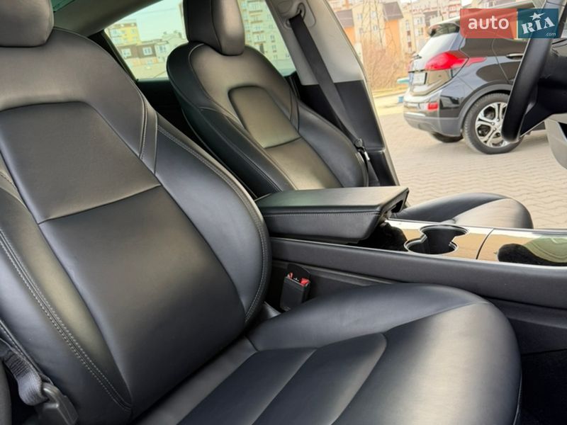 Седан Tesla Model 3 2019 в Хмельницком