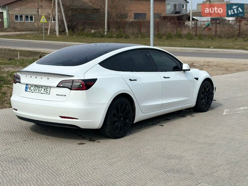 Седан Tesla Model 3 2022 в Яворове