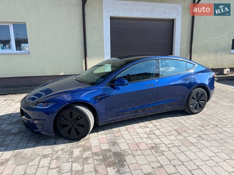 Седан Tesla Model 3 2024 в Львові