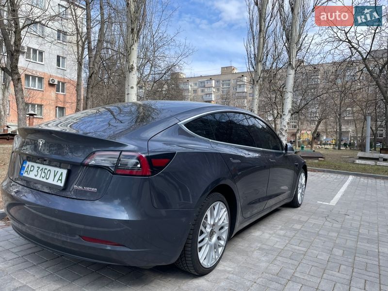 Седан Tesla Model 3 2020 в Запорожье