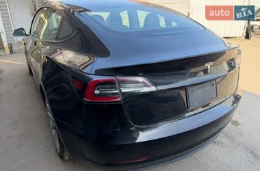 Седан Tesla Model 3 2021 в Киеве