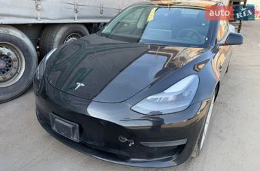 Седан Tesla Model 3 2021 в Киеве