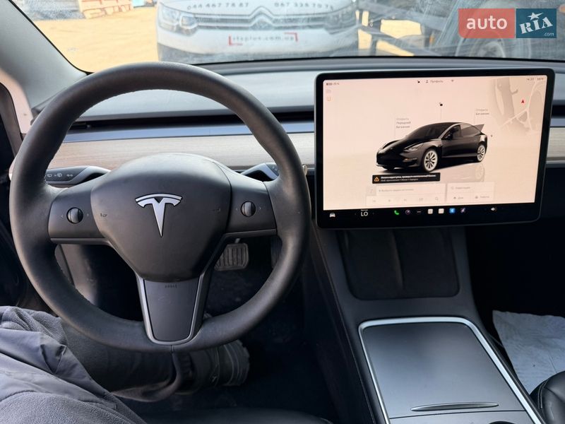 Седан Tesla Model 3 2021 в Киеве