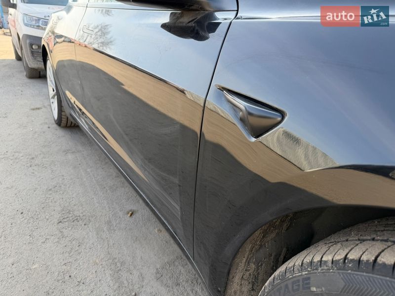 Седан Tesla Model 3 2021 в Киеве