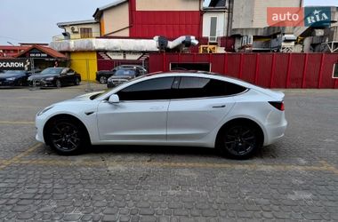 Седан Tesla Model 3 2019 в Львове