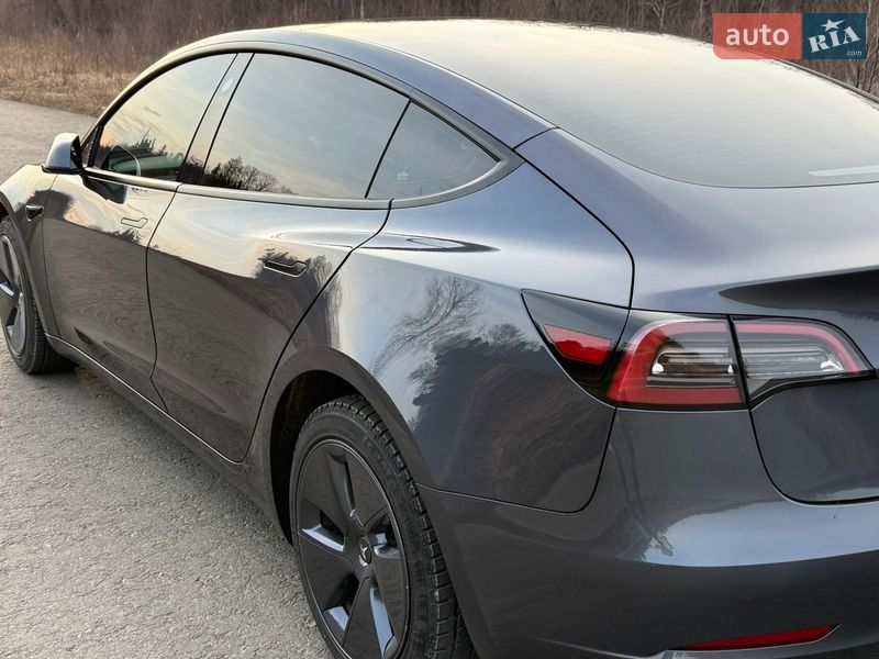 Седан Tesla Model 3 2023 в Трускавце
