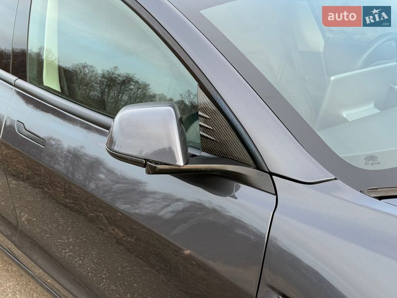 Седан Tesla Model 3 2023 в Трускавце