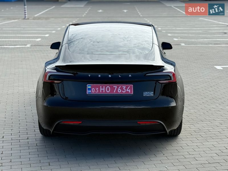 Седан Tesla Model 3 2024 в Одесі