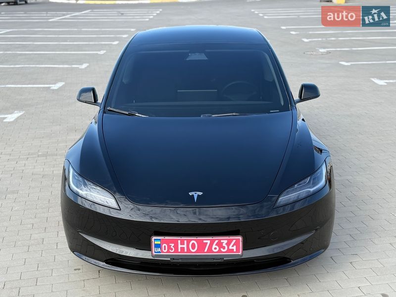 Седан Tesla Model 3 2024 в Одесі