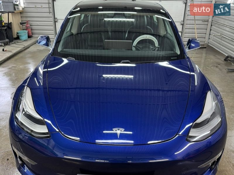 Tesla Model 3 2019