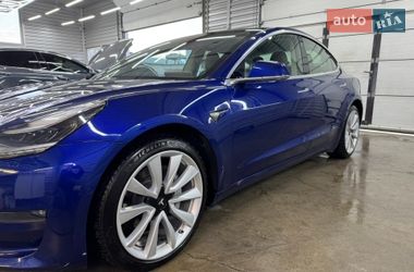 Седан Tesla Model 3 2019 в Киеве