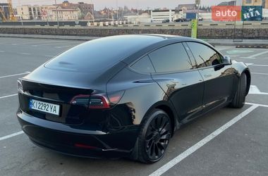 Седан Tesla Model 3 2023 в Киеве