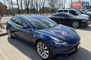 Седан Tesla Model 3 2018 в Ирпене