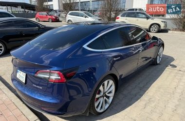 Седан Tesla Model 3 2018 в Ирпене