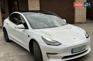 Седан Tesla Model 3 2020 в Коростене