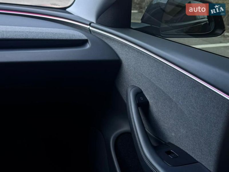 Седан Tesla Model 3 2024 в Кропивницком