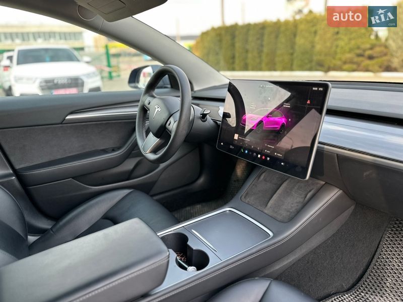 Седан Tesla Model 3 2022 в Луцке