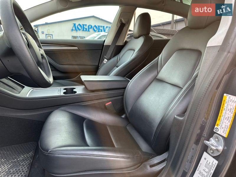 Седан Tesla Model 3 2022 в Луцке