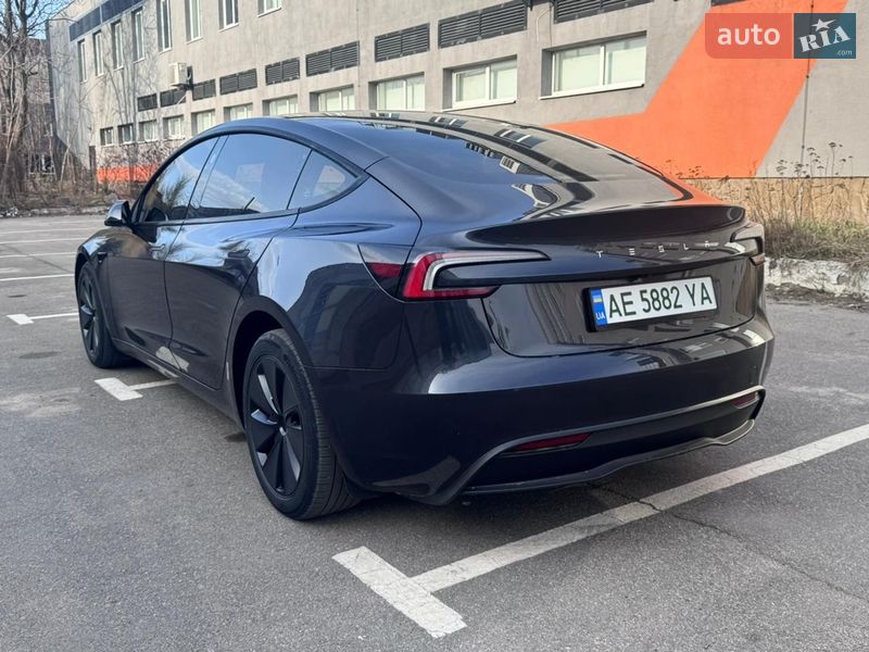 Седан Tesla Model 3 2024 в Кропивницком