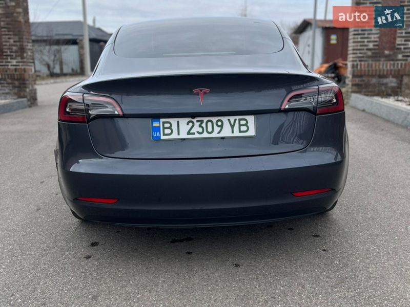 Седан Tesla Model 3 2023 в Полтаві