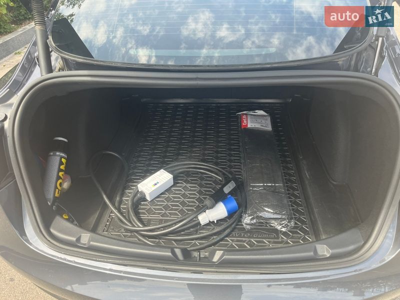 Седан Tesla Model 3 2023 в Полтаві