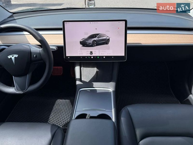 Седан Tesla Model 3 2023 в Полтаві