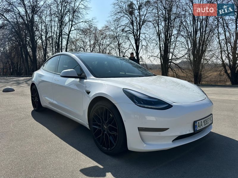 Седан Tesla Model 3 2019 в Києві
