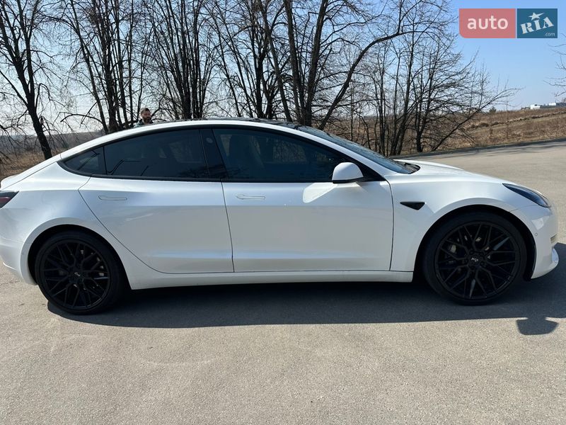 Седан Tesla Model 3 2019 в Києві