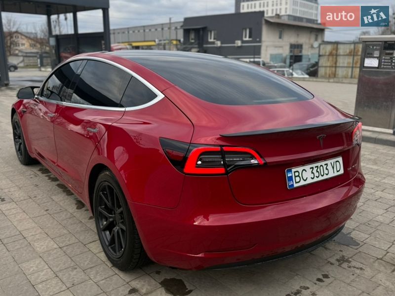 Седан Tesla Model 3 2020 в Перемышлянах