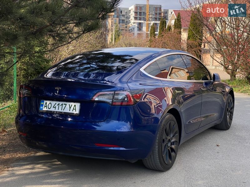 Седан Tesla Model 3 2019 в Ужгороде