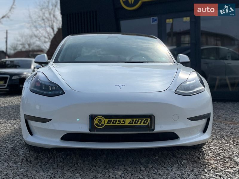 Седан Tesla Model 3 2022 в Коломиї