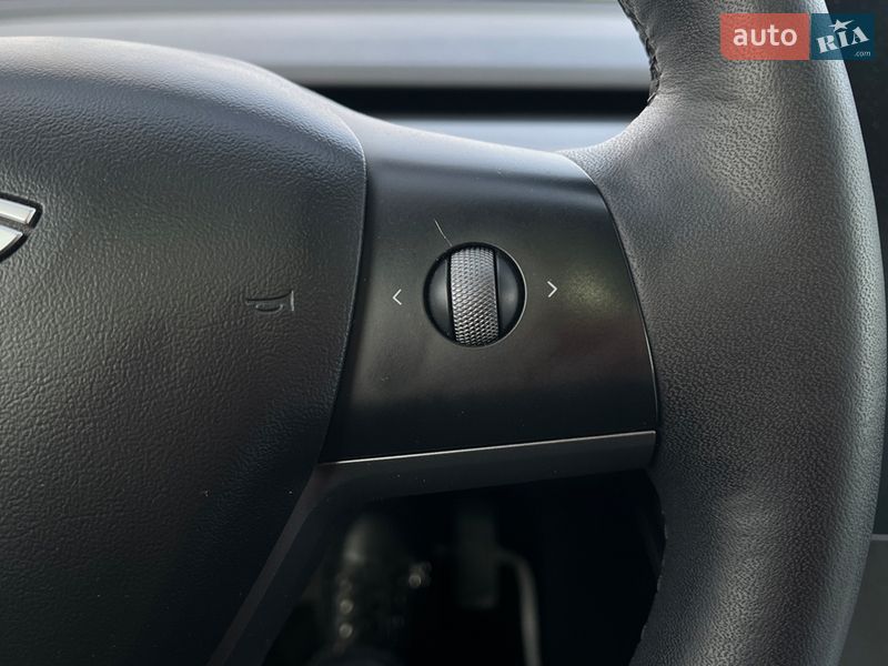 Седан Tesla Model 3 2022 в Коломиї