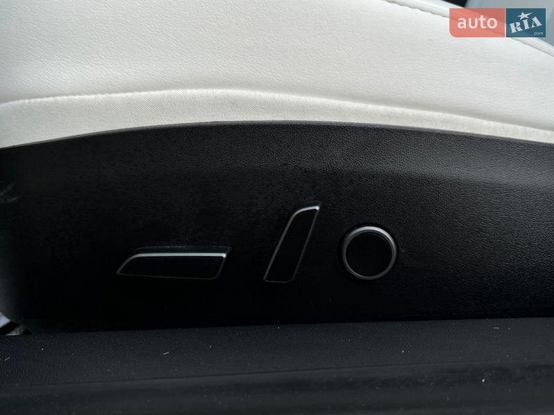 Седан Tesla Model 3 2022 в Коломиї