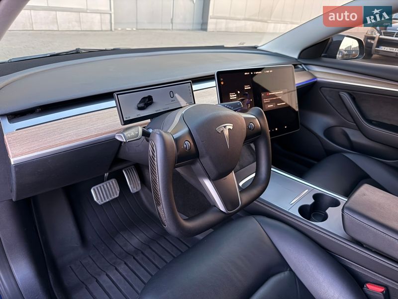Седан Tesla Model 3 2022 в Киеве