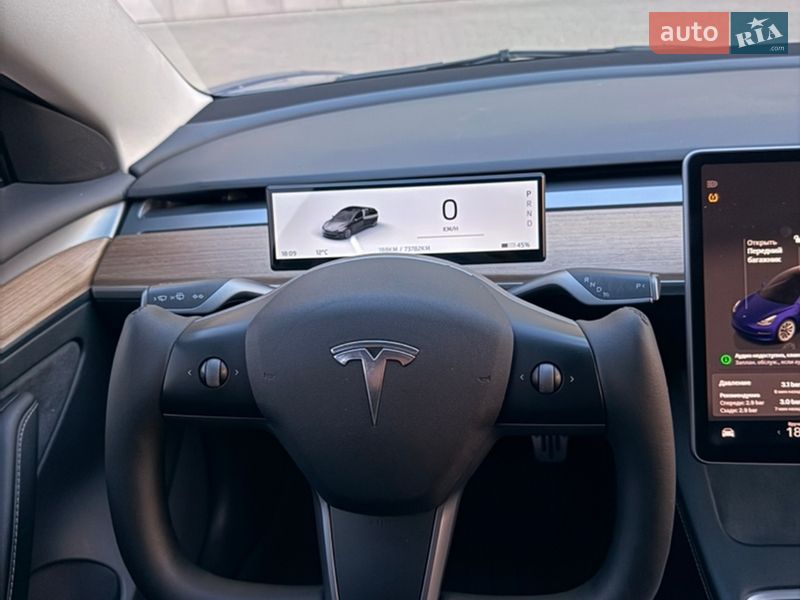Седан Tesla Model 3 2022 в Киеве