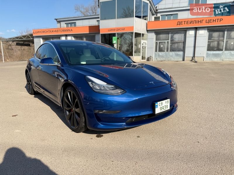 Tesla Model 3 2020