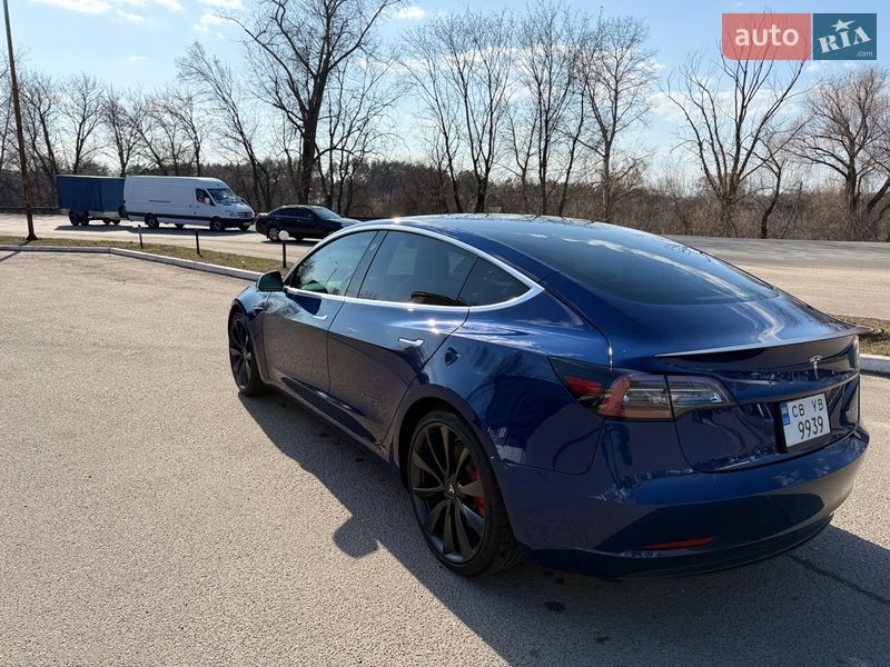 Седан Tesla Model 3 2020 в Києві