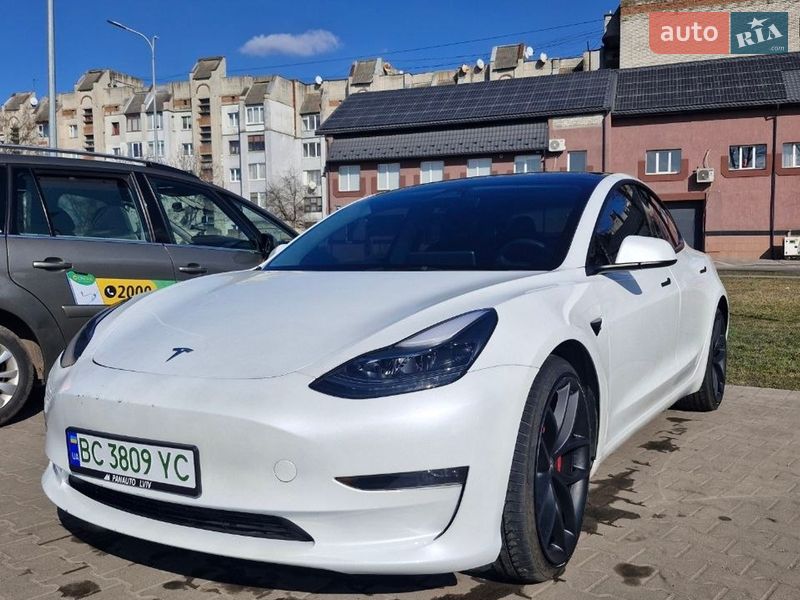 Tesla Model 3 2022