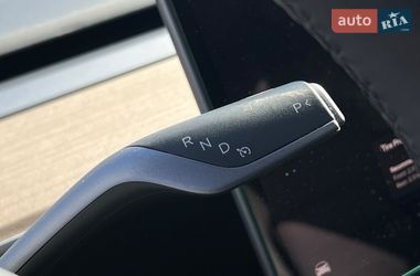 Седан Tesla Model 3 2022 в Львове