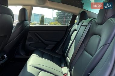 Седан Tesla Model 3 2022 в Львове