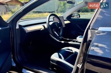 Седан Tesla Model 3 2019 в Міжгір'ї