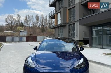 Седан Tesla Model 3 2021 в Тернополе