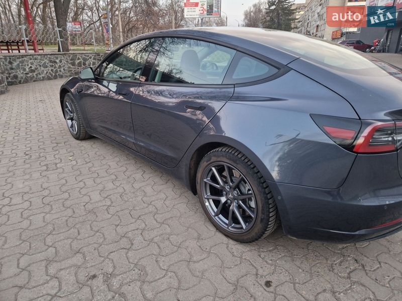 Седан Tesla Model 3 2022 в Черкасах