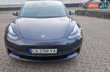 Седан Tesla Model 3 2022 в Черкассах