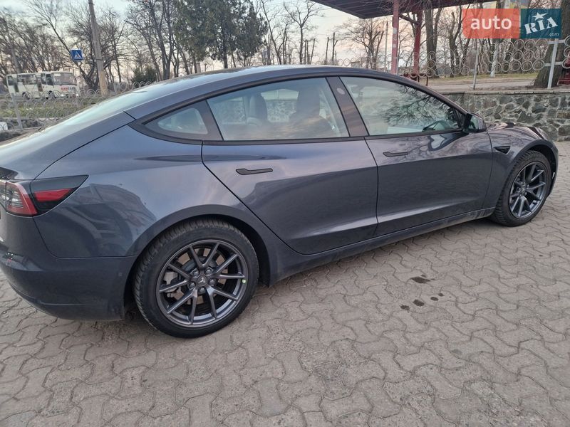 Седан Tesla Model 3 2022 в Черкасах