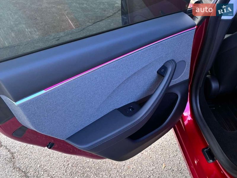 Седан Tesla Model 3 2024 в Киеве